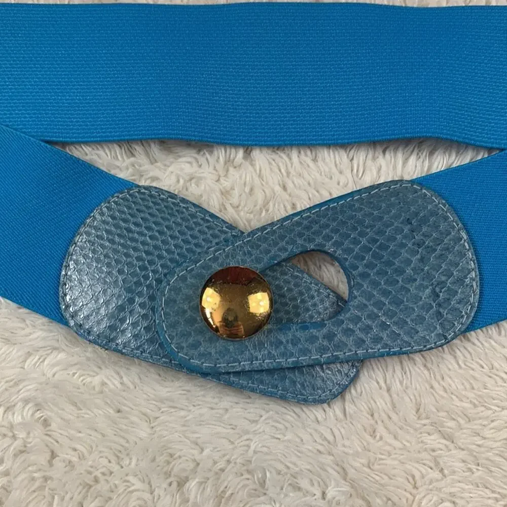 Unbranded genuine Snakeskin accent elastic belt in blue, size med‎